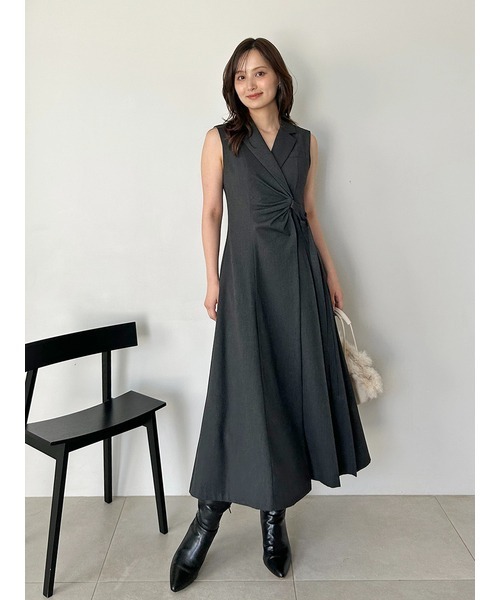 【セール中】【新品】snidel sustainableワンピース グレー 1 Sustainableサイドプリーツテーラードワンピース（ワンピース