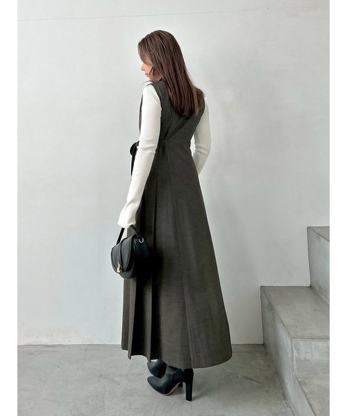 SNIDEL（スナイデル）の「Sustainableサイドプリーツテーラードワンピース（ワンピース・レディース・チャコールグレー/ライトベージュ/ブラウン・0/1）」の10枚目の写真