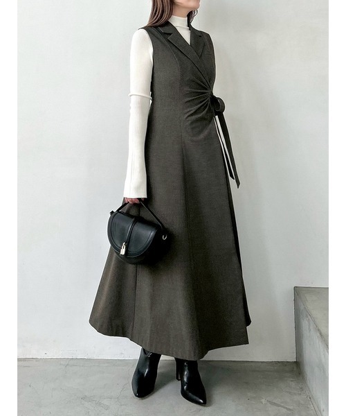 SNIDEL（スナイデル）の「Sustainableサイドプリーツテーラードワンピース（ワンピース・レディース・チャコールグレー/ライトベージュ/ブラウン・0/1）」の9枚目の写真