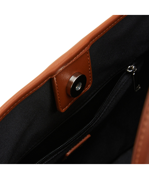 LAP(ラップ)の「CHELSEA SHOULDER BAG AR7AB202(ショルダーバッグ・レディース・ブラック/ネイビー・FREE)」の4枚目の写真