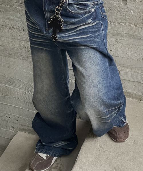 AAKAM(アーカム)の「Washed Zipper Slit Denim Pants (Blue)(デニムパンツ・レディース・その他・2/1)」の19枚目の写真