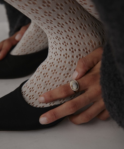 VION(ヴィオン)の「クラシックマーブルストーンリング / Classic Marble Stone Ring(リング・レディース・シルバー/ゴールド・FREE)」の7枚目の写真