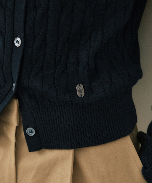 WEDNESDAYOASISFORWOMEN(ウェンズデー オアシス フォー ウーマン)の「ツイストカシミヤブレンドニットカーディガン_NAVY(WC25-KN39)(カーディガン/ボレロ・レディース・ネイビー・FREE)」の4枚目の写真