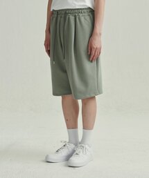 MOO（エムオーオー）の「ワンタックバミューダスウェットショートパンツ - ライトカーキ（その他パンツ）」