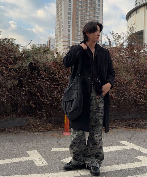 IDWS(アイドンワナセル)の「Mega Loop Hobo Bag Black(メッセンジャーバッグ・レディース・その他・OS)」の3枚目の写真