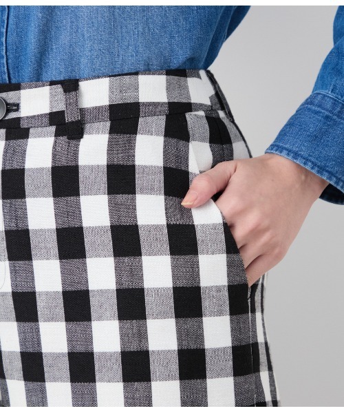 NEWYORKER（ニューヨーカー）の「ギンガムチェッククロス ワイドパンツ（その他パンツ・レディース・ホワイト×ブラック・11号/9号）」の5枚目の写真