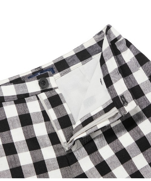 NEWYORKER（ニューヨーカー）の「ギンガムチェッククロス ワイドパンツ（その他パンツ・レディース・ホワイト×ブラック・11号/9号）」の6枚目の写真