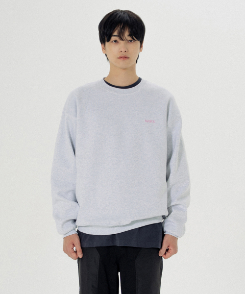MAYOL(マイヨール)の「ロゴ刺繍ダブル生地スウェットシャツ_メランジグレー(スウェット・メンズ・グレー・MEDIUM/LARGE/X-LARGE)」の1枚目の写真