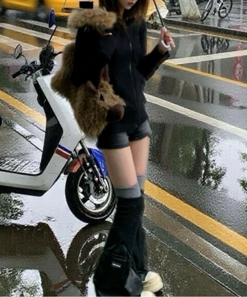LADY LIKE（レディライク）の「ファー取り外し2WAYジップパーカー（パーカー・レディース・モカ/ブラック/グレー・M）」の9枚目の写真