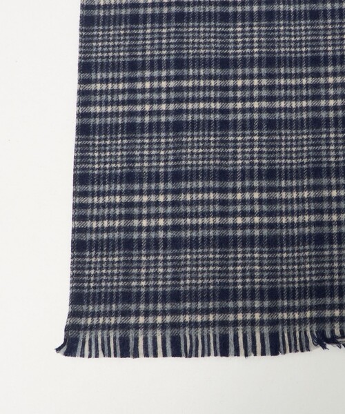 UNITED ARROWS（ユナイテッドアローズ）の「ライト カシミヤ マフラー（マフラー・メンズ・ブラック/ライム/ベージュ/ネイビー・FREE）」の15枚目の写真