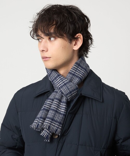 UNITED ARROWS（ユナイテッドアローズ）の「ライト カシミヤ マフラー（マフラー・メンズ・ブラック/ライム/ベージュ/ネイビー・FREE）」の7枚目の写真