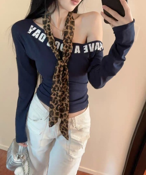 lilful（リルフル）の「ヒョウ柄タイ付き かすれレタリングロゴ ワンショルトップス（Tシャツ/カットソー・レディース・ネイビー/ホワイト/ブラウン/ブラック・F）」の13枚目の写真