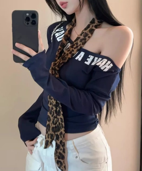 lilful（リルフル）の「ヒョウ柄タイ付き かすれレタリングロゴ ワンショルトップス（Tシャツ/カットソー・レディース・ネイビー/ホワイト/ブラウン/ブラック・F）」の9枚目の写真