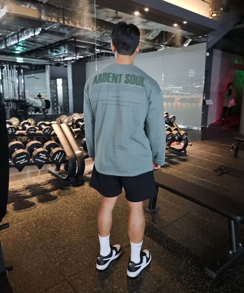 ARDENTSOUL(アーデントソウル)の「アダント、シグネチャーバックロゴセミオーバーフィット長袖Tシャツ(ブラック)(Tシャツ/カットソー・メンズ・その他・XX-LARGE)」の3枚目の写真