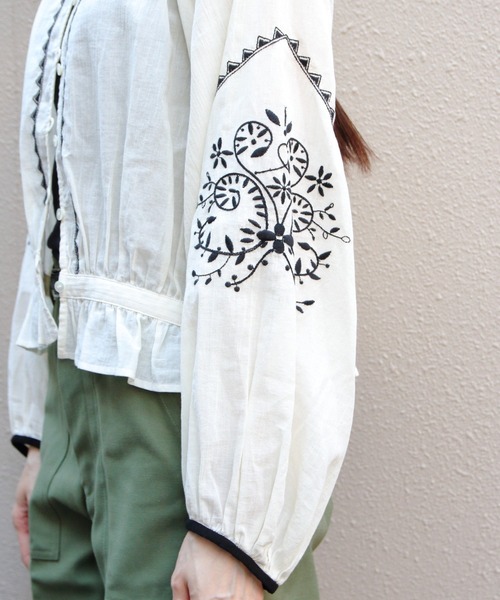 THE SHINZONE（ザ　シンゾーン）の「THE SHINZONE/シンゾーン　刺繍ブラウス　EMBROIDERED BLOUSE　26SMSBL09（シャツ/ブラウス・レディース・ブラック/ナチュラル・FREE）」の22枚目の写真