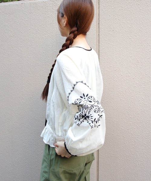 THE SHINZONE（ザ　シンゾーン）の「THE SHINZONE/シンゾーン　刺繍ブラウス　EMBROIDERED BLOUSE　26SMSBL09（シャツ/ブラウス・レディース・ブラック/ナチュラル・FREE）」の19枚目の写真