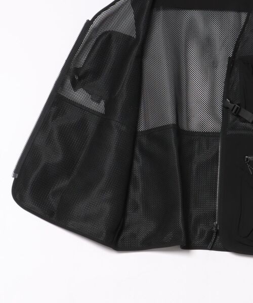 NEW ERA（ニューエラ）の「ニューエラ アウトドア ユーティリティベスト 無地（ベスト・メンズ・ブラック・XL/M/S/L/XXL）」の3枚目の写真