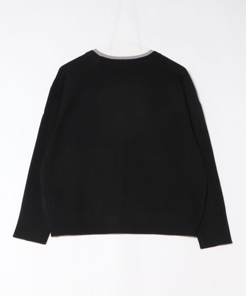 Doux archives(ドゥアルシーヴ)の「レイヤード風エンボスニット(ニット/セーター・レディース・ベージュ/オフホワイト/ブラック・FREE)」の4枚目の写真