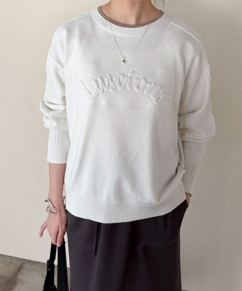 Doux archives(ドゥアルシーヴ)の「レイヤード風エンボスニット(ニット/セーター・レディース・ベージュ/オフホワイト/ブラック・FREE)」の2枚目の写真