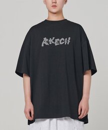 AKECII（アケシ）の「Overfit Embossed Short Sleeve T-shirt Black（Tシャツ/カットソー）」