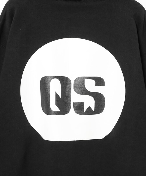 BEAMS T（ビームスティー）の「QP / Hoodie（スウェット・メンズ・ブラック・LARGE/SMALL/MEDIUM/X-LARGE）」の5枚目の写真