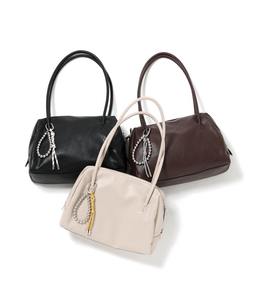 LEPSIM(レプシィム)の「チャーム付きソフトボストン 634220(ボストンバッグ・レディース・アイボリー/ブラック/ブラウン・ONE SIZE)」の11枚目の写真