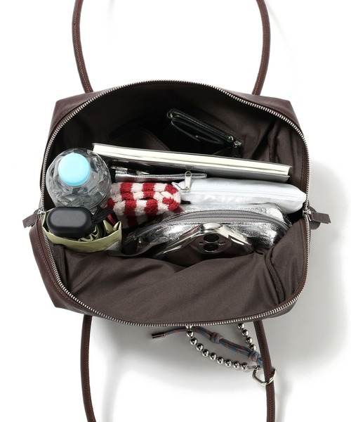 LEPSIM(レプシィム)の「チャーム付きソフトボストン 634220(ボストンバッグ・レディース・アイボリー/ブラック/ブラウン・ONE SIZE)」の13枚目の写真