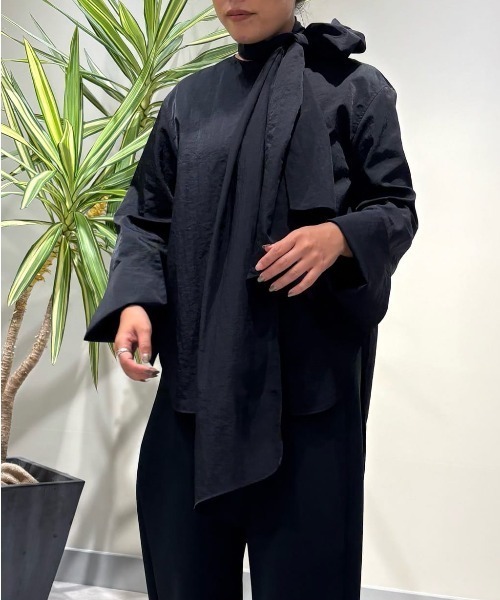 LE PHIL（ルフィル）の「コンパクトナイロンボウタイブラウス（シャツ/ブラウス・レディース・ピンク/ブラック・F）」の3枚目の写真