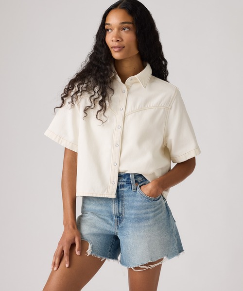 Levi's(リーバイス)の「Levi's/リーバイス ローガン ショートスリーブ デニムシャツ(シャツ/ブラウス・レディース・ホワイト・XS/S/M)」の3枚目の写真