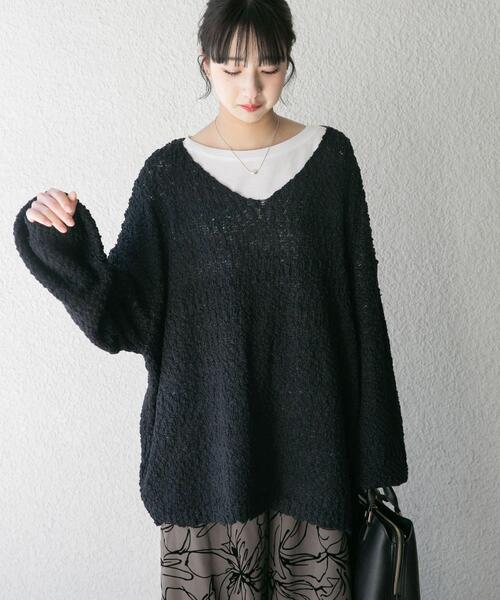 ITEMS URBANRESEARCH（アイテムズ アーバンリサーチ）の「『イージーケア』インナーセットＶネックニット（ニット/セーター・レディース・ブラック/オフホワイト/ベージュ・FREE）」の5枚目の写真