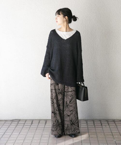 ITEMS URBANRESEARCH（アイテムズ アーバンリサーチ）の「『イージーケア』インナーセットＶネックニット（ニット/セーター・レディース・ブラック/オフホワイト/ベージュ・FREE）」の7枚目の写真