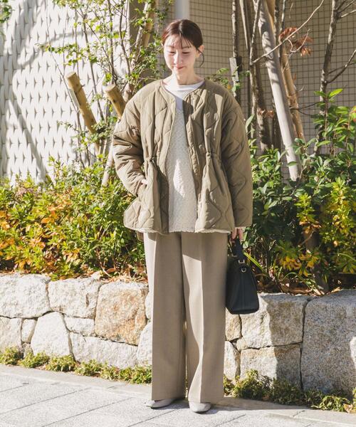 ITEMS URBANRESEARCH（アイテムズ アーバンリサーチ）の「『イージーケア』インナーセットＶネックニット（ニット/セーター・レディース・ブラック/オフホワイト/ベージュ・FREE）」の15枚目の写真