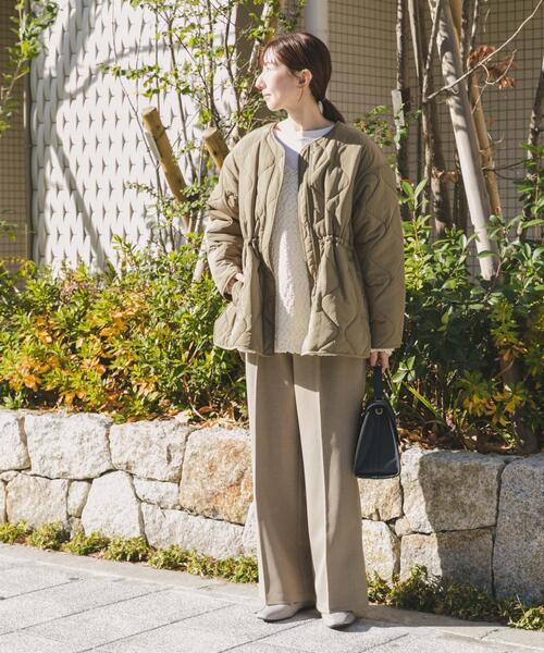 ITEMS URBANRESEARCH（アイテムズ アーバンリサーチ）の「『イージーケア』インナーセットＶネックニット（ニット/セーター・レディース・ブラック/オフホワイト/ベージュ・FREE）」の16枚目の写真