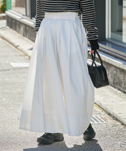 JOURNAL STANDARD（ジャーナルスタンダード）の「メモリータフタボリュームスカート（スカート・レディース・ブラック/ホワイト・FREE）」の9枚目の写真