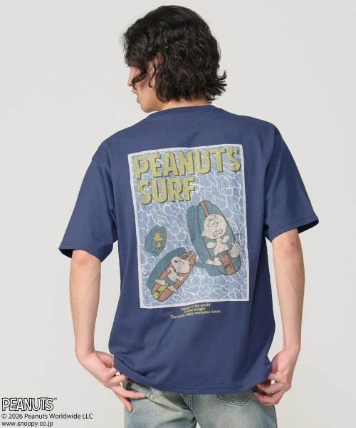 KRIFF MAYER(クリフメイヤー)の「【接触冷感・吸水速乾・毛玉防止】スヌーピープリントT(サーフ)(Tシャツ/カットソー・メンズ・チャコール/オフホワイト/ライトグリーン/ネイビー/イエロー・X-LARGE/LARGE/MEDIUM)」の2枚目の写真