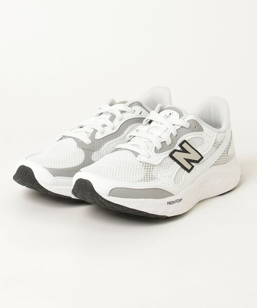 NEW BALANCE(ニューバランス)の「Fresh Foam Arishi v4 Tiralux(スニーカー・メンズ・ホワイト・25.0cm/25.5cm/26.0cm/26.5cm/27.0cm/27.5cm/28.0cm/28.5cm/29.0cm)」の2枚目の写真