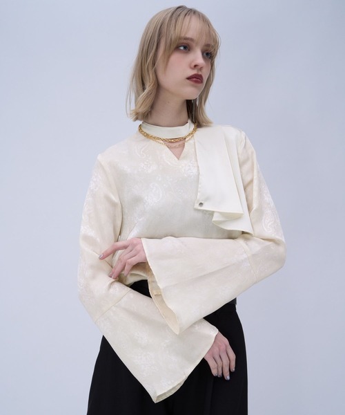 HARE（ハレ）の「ツヤジャガードフレアスリーブブラウス(HARE)（シャツ/ブラウス・レディース・オフホワイト/ブラック・FREE）」の6枚目の写真