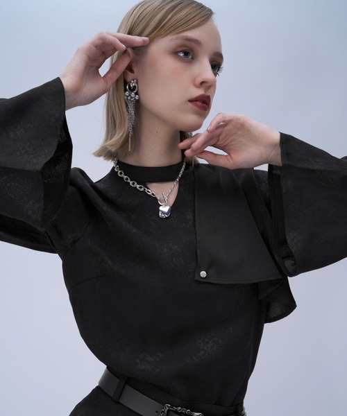 HARE（ハレ）の「ツヤジャガードフレアスリーブブラウス(HARE)（シャツ/ブラウス・レディース・オフホワイト/ブラック・FREE）」の13枚目の写真