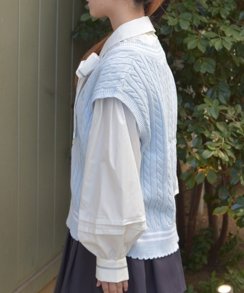 axes femme（アクシーズファム）の「刺繍入りチルデンニットベスト（ベスト・レディース・サックスブルー/チャコール/キナリ・FREE）」の8枚目の写真