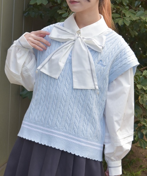 axes femme（アクシーズファム）の「刺繍入りチルデンニットベスト（ベスト・レディース・サックスブルー/チャコール/キナリ・FREE）」の9枚目の写真