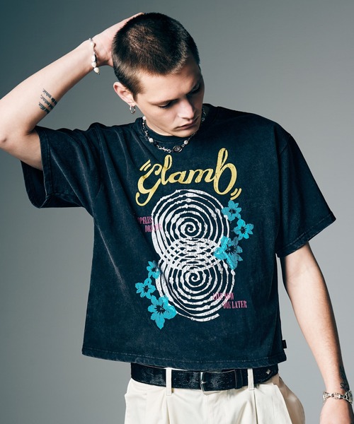 glamb(グラム)の「Spiral Flower T-Shirt / スパイラルフラワーTシャツ(Tシャツ/カットソー・メンズ・レッド/ブラック・S/M/L)」の7枚目の写真