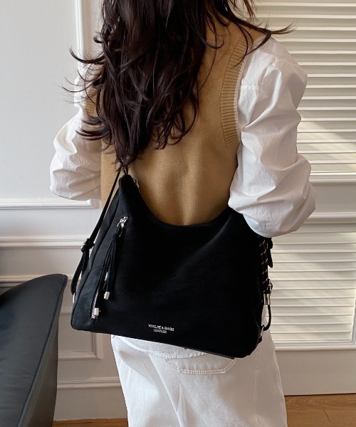 SALTMINT（ソルトミント）の「Y2K ポーチチャーム付きスエードコンビ バッグ/2WAY（ショルダーバッグ・レディース・ブラック/ダークブラウン・FREE）」の8枚目の写真