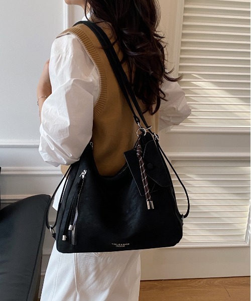 SALTMINT（ソルトミント）の「Y2K ポーチチャーム付きスエードコンビ バッグ/2WAY（ショルダーバッグ・レディース・ブラック/ダークブラウン・FREE）」の6枚目の写真