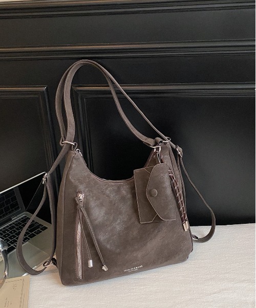 SALTMINT（ソルトミント）の「Y2K ポーチチャーム付きスエードコンビ バッグ/2WAY（ショルダーバッグ・レディース・ブラック/ダークブラウン・FREE）」の21枚目の写真