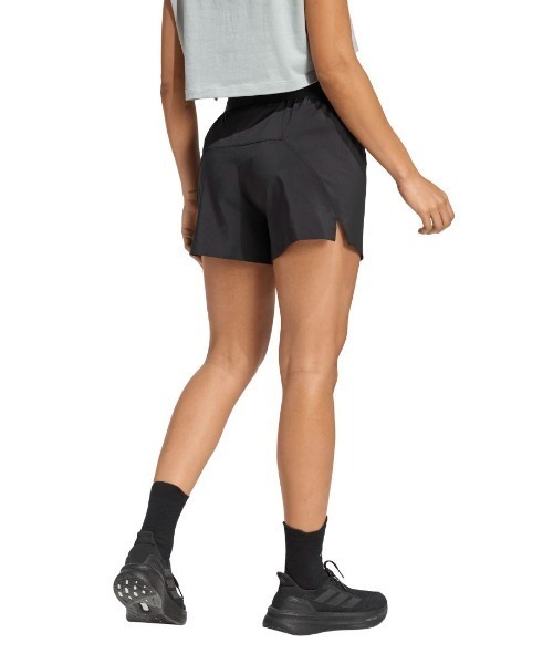 adidas(アディダス)の「アディダス adidas Adi365 ランニング エッセンシャルズ ショーツ(その他パンツ・レディース・ブラック・S/M/L)」の3枚目の写真