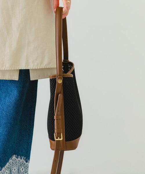 RODE SKO（ロデスコ）の「グラスホルダーセットメッシュ2WAYバッグ（ショルダーバッグ・レディース・グレー/ダークブラウン/ブラック・ONE）」の7枚目の写真