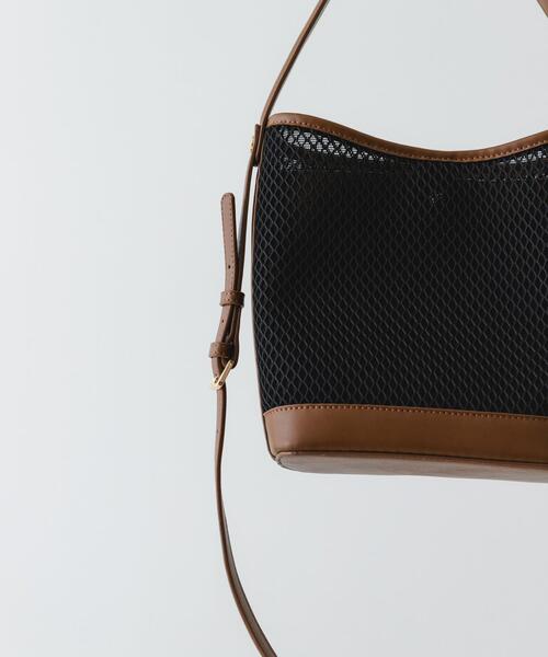RODE SKO（ロデスコ）の「グラスホルダーセットメッシュ2WAYバッグ（ショルダーバッグ・レディース・グレー/ダークブラウン/ブラック・ONE）」の11枚目の写真