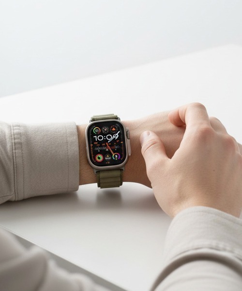 Fun & Daily(ファンアンドデイリー)の「Nylon Loop Apple Watch Band / アップルウオッチ(デジタル腕時計・メンズ・オレンジ/グリーン/ブラック/オリーブ・A/B)」の1枚目の写真