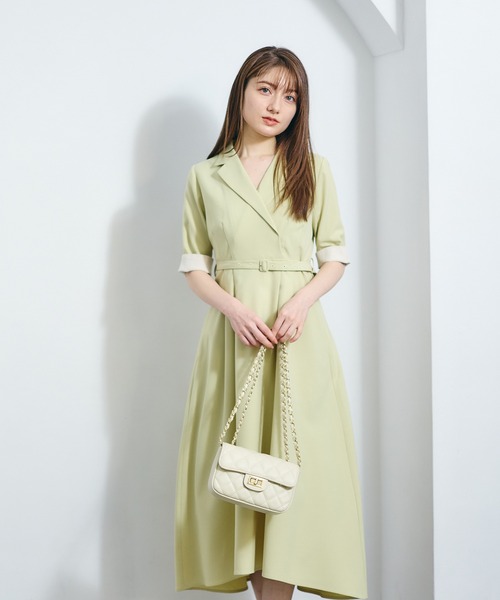 12Twelve Agenda(トゥエルブ アジェンダ)の「テーラード衿カフス配色フレアワンピース(ワンピース・レディース・チャコールグレー/ベージュ/イエロー・M)」の3枚目の写真