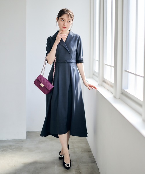 12Twelve Agenda(トゥエルブ アジェンダ)の「テーラード衿カフス配色フレアワンピース(ワンピース・レディース・チャコールグレー/ベージュ/イエロー・M)」の19枚目の写真